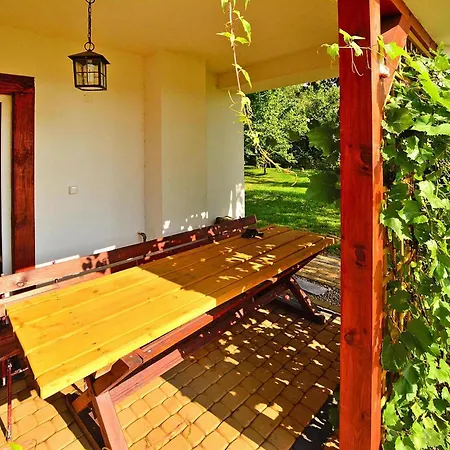 Holiday home In The Countryside, Large Garden